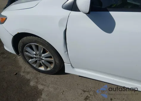 2010 Toyota Corolla S z USA, uszkodzony, nr VIN 2T1BU4EE1AC409253